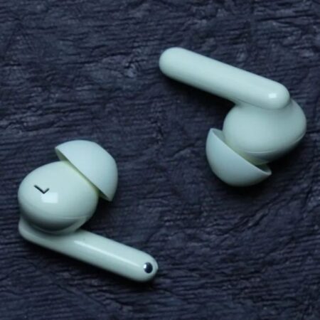 one earbuds lounder